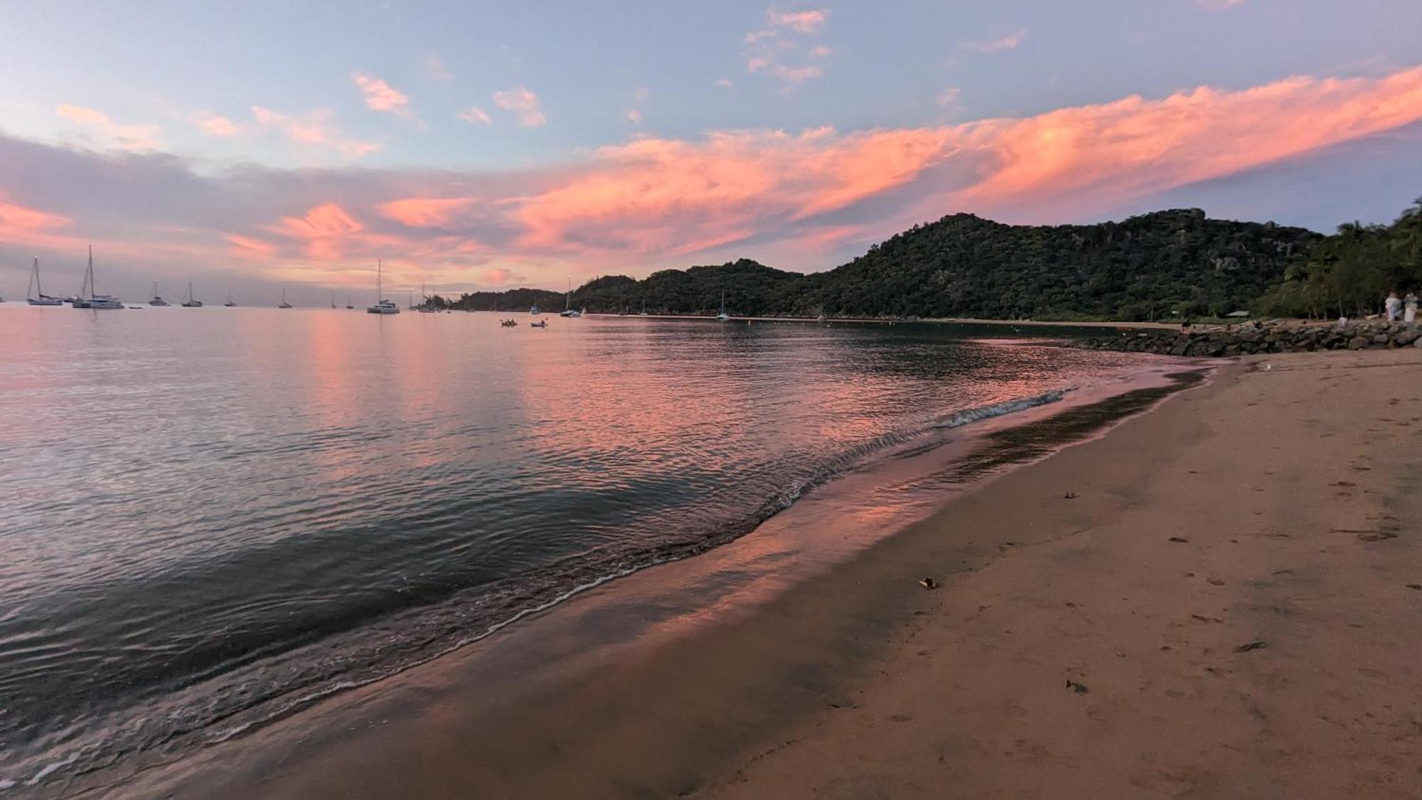 马蹄远航酒店 Horseshoe Bay 外观 照片