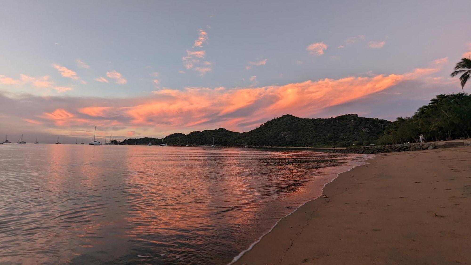 马蹄远航酒店 Horseshoe Bay 外观 照片